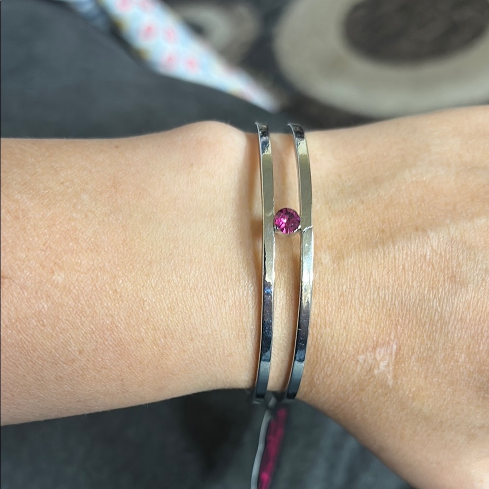 Elegant Silver Bracelet with Pink Gemstone
